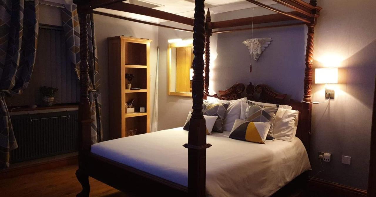 Castle Lodge - Brecon Beacons Accommodation Sennybridge ภายนอก รูปภาพ