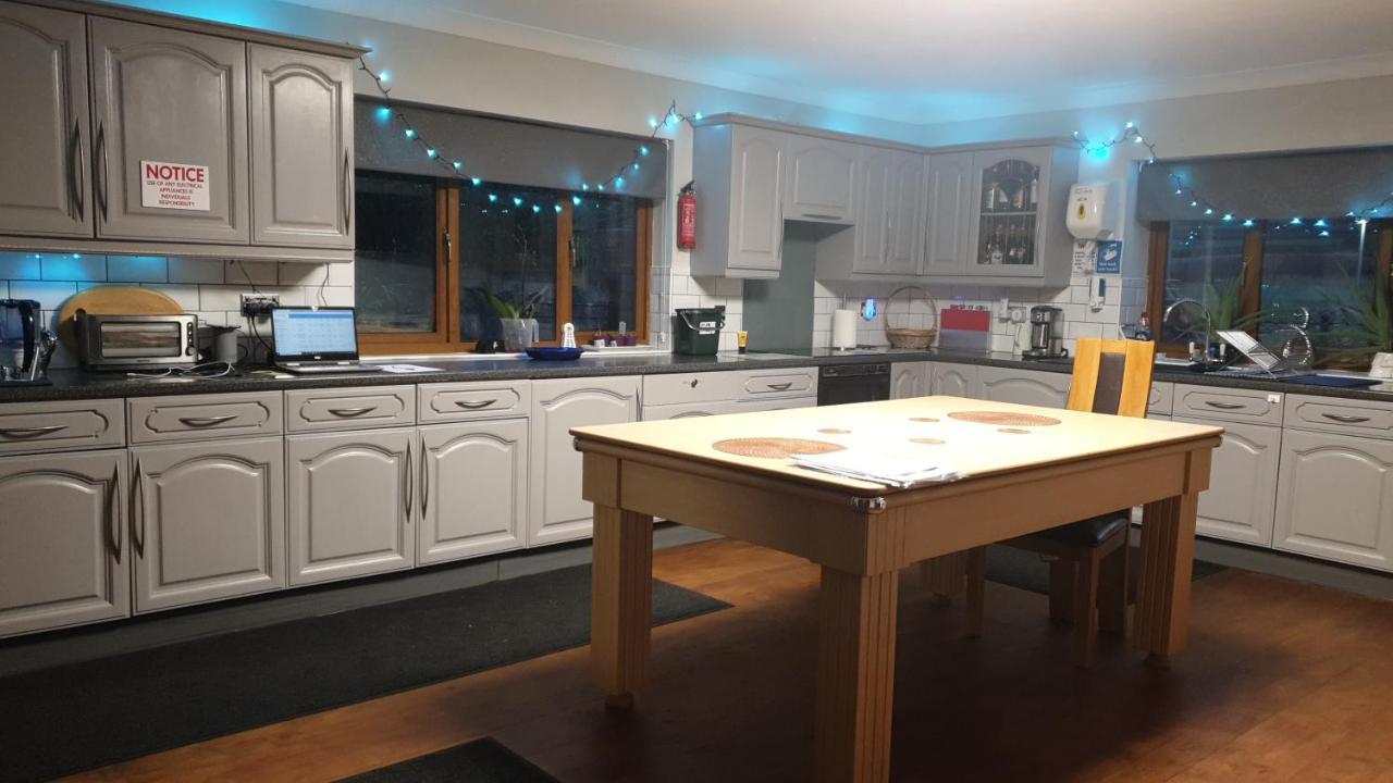 Castle Lodge - Brecon Beacons Accommodation Sennybridge ภายนอก รูปภาพ