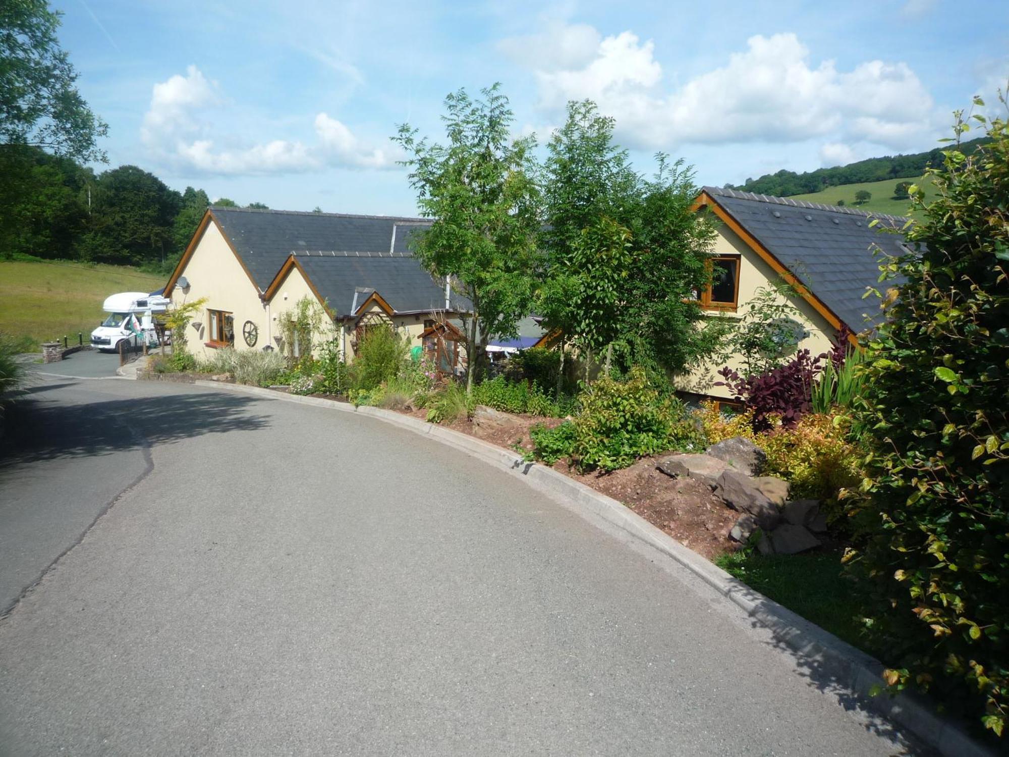 Castle Lodge - Brecon Beacons Accommodation Sennybridge ภายนอก รูปภาพ